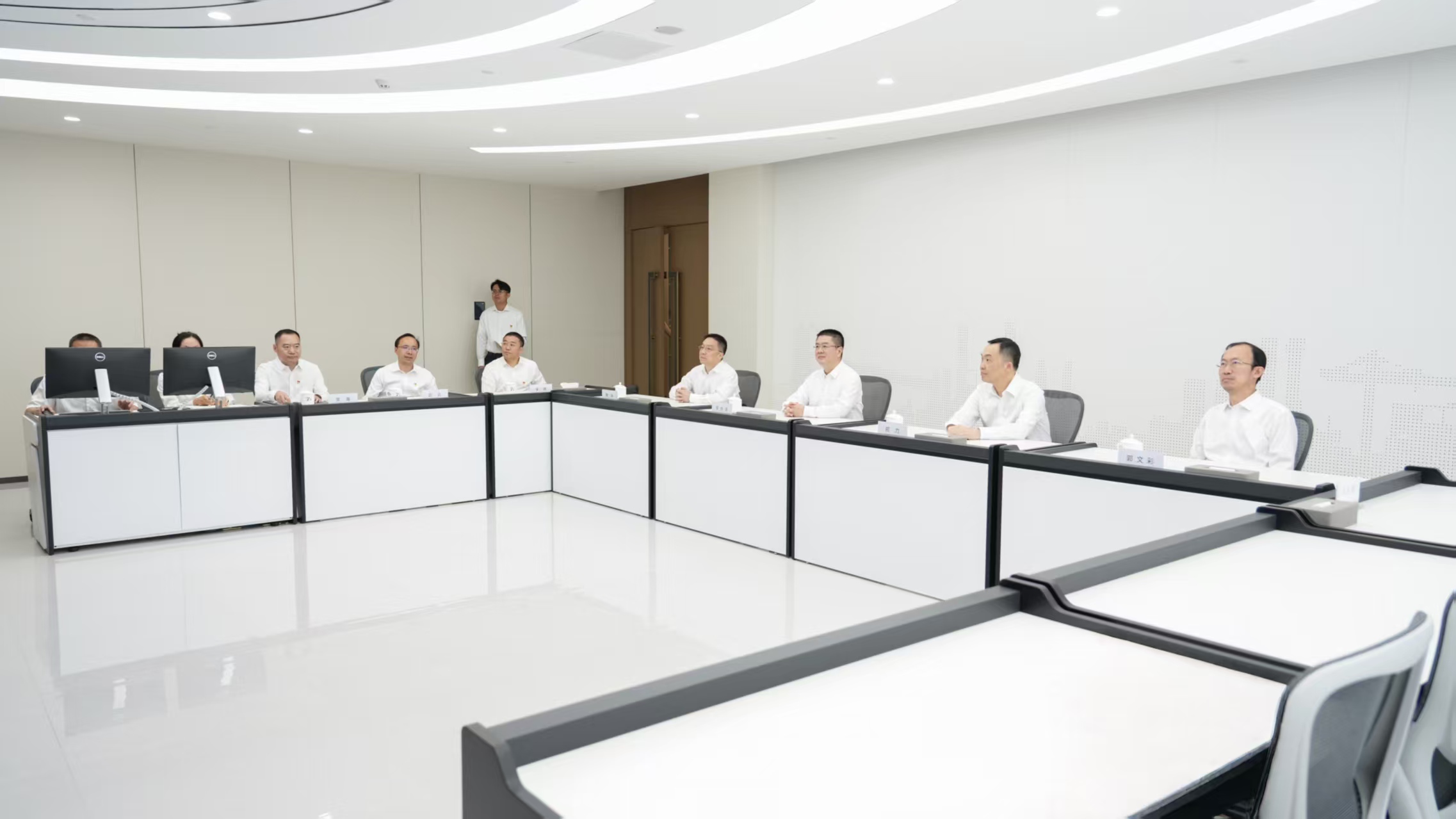 李仲澤參觀中冶京誠數(shù)字化企業(yè)大腦